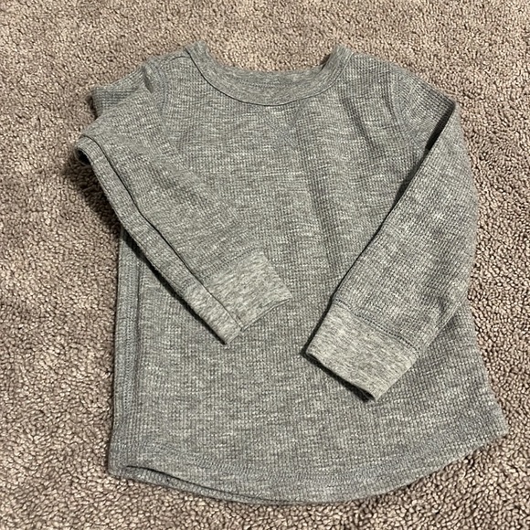 🎊 2/$20  Toddler boy Old Navy shirts Lot 🎊 - Picture 3 of 8